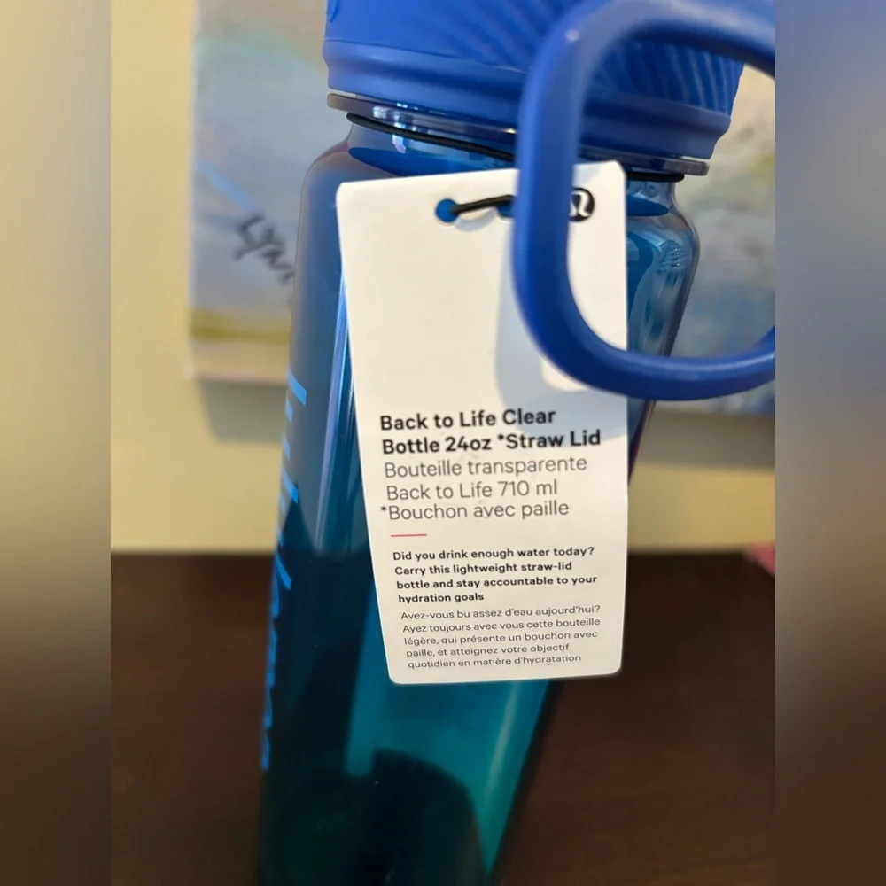 Lululemon Back to Life Clear Bottle 24oz Straw Lid Blue Green Ombre - Picture 4 of 4